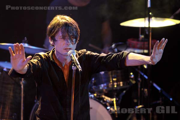 BRETT ANDERSON - 2010-02-05 - PARIS - Divan du Monde - 